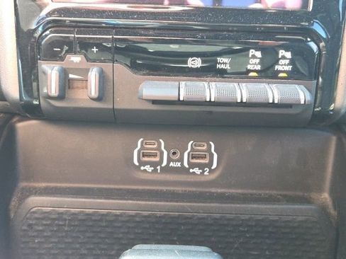 Used 2021 RAM 2500 Laramie w/ Night Edition image 30