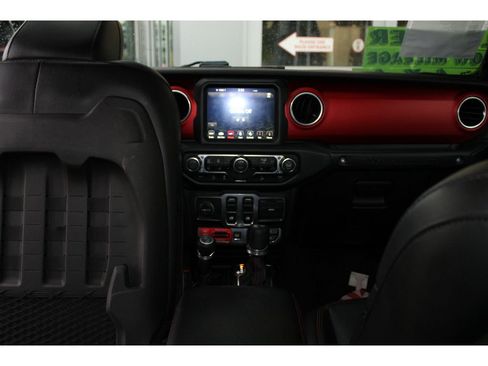 Used 2019 Jeep Wrangler Rubicon image 18