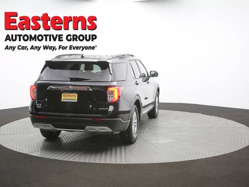 Used 2021 Ford Explorer XLT w/ Equipment Group 202A AWD/4WD image 38