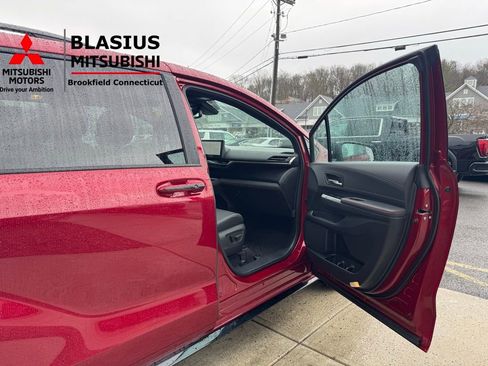 Used 2025 Toyota Sienna XSE w/ XSE Plus Package image 16