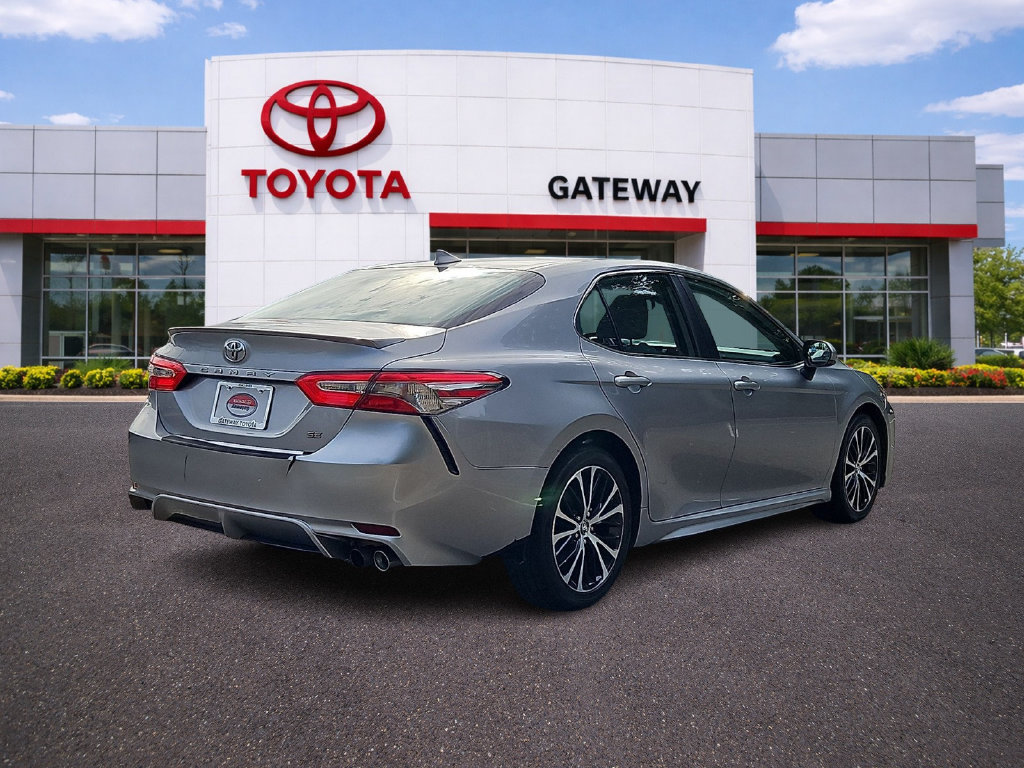 Used 2019 Toyota Camry SE w/ Convenience Package FWD image 4