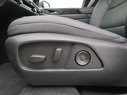 Used 2025 Chevrolet Equinox LT w/ Convenience Package II AWD/4WD image 24