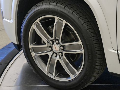 Used 2018 GMC Acadia Denali w/ Technology Package AWD/4WD image 10