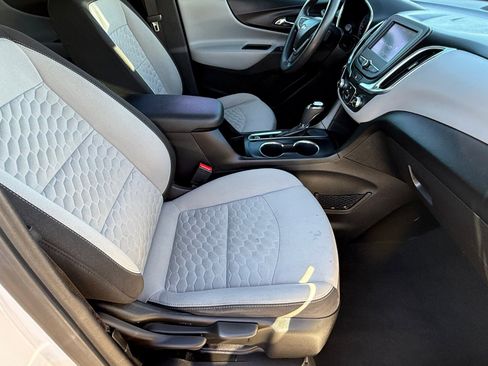 Used 2018 Chevrolet Equinox LS image 28