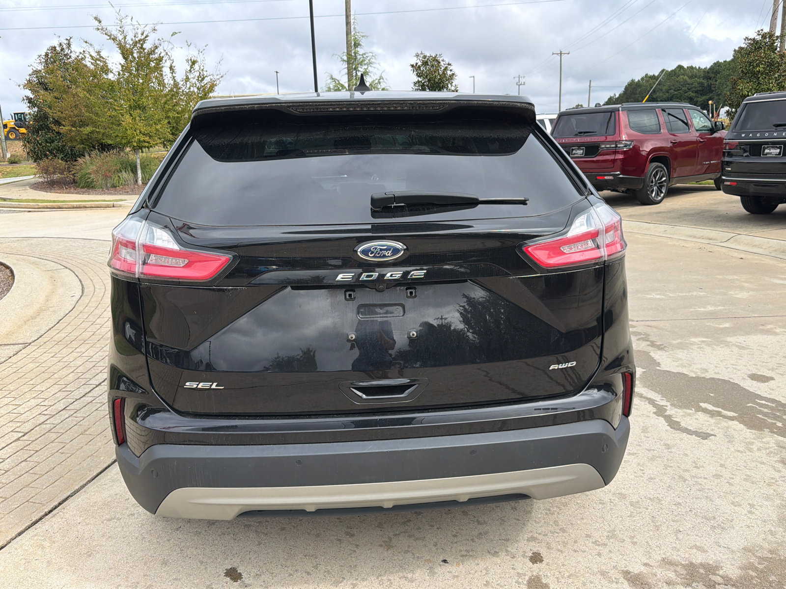 Used 2024 Ford Edge SEL AWD/4WD image 9