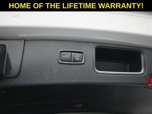 Used 2023 Porsche Macan S AWD/4WD image 41