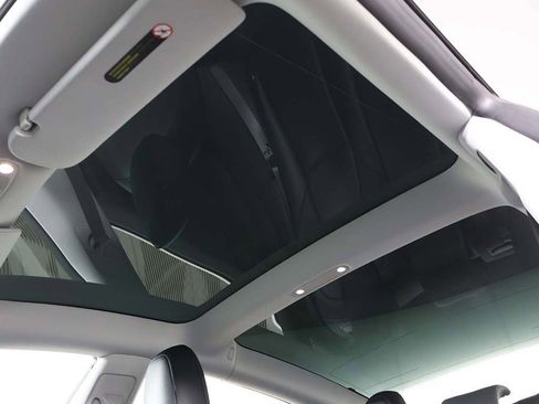 Used 2018 Tesla Model 3 Performance image 19