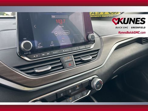 Used 2024 Nissan Altima 2.5 SV image 18