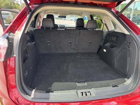 Used 2024 Ford Edge Titanium image 10