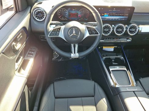 New 2026 Mercedes-Benz GLB 250 4MATIC image 9