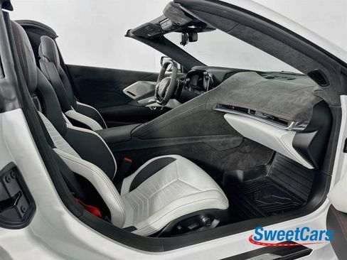 Used 2023 Chevrolet Corvette Z06 RWD image 18