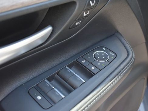 Used 2024 Toyota Grand Highlander AWD image 19