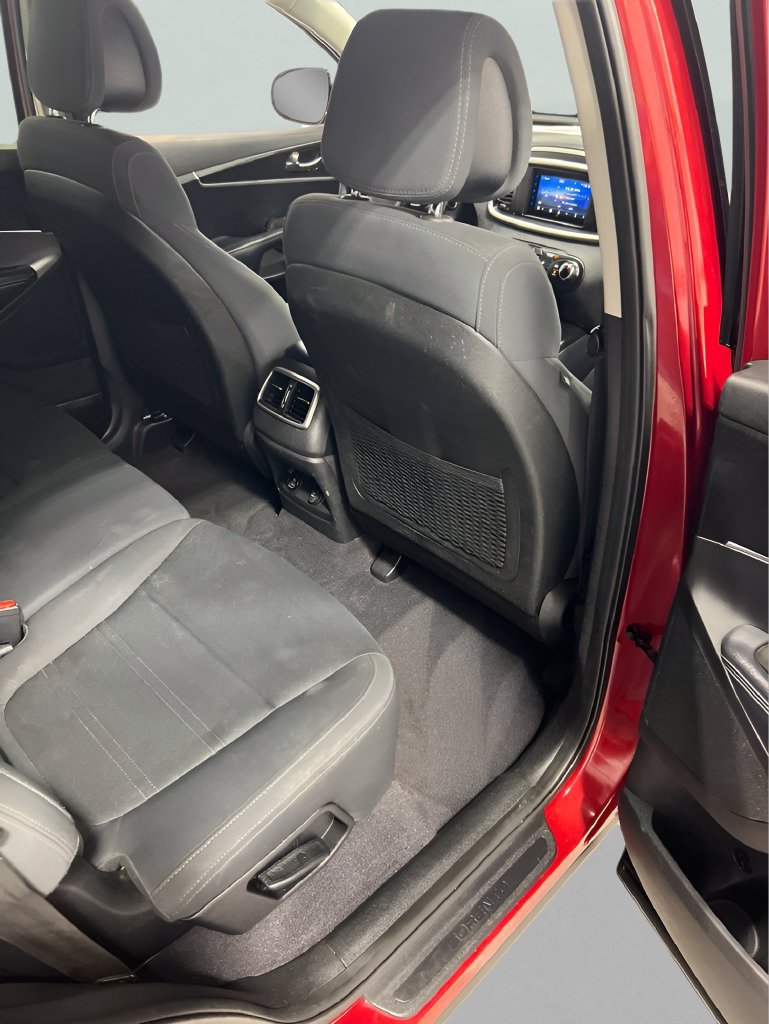 Used 2017 Kia Sorento AWD image 12