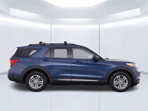 Used 2020 Ford Explorer XLT w/ Comfort Package AWD/4WD image 10