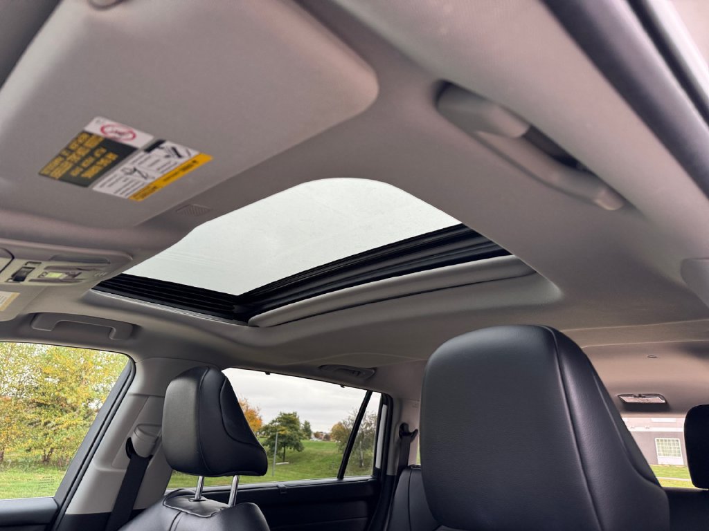 Certified 2022 Toyota Highlander XLE AWD/4WD image 31