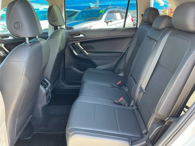 Used 2020 Volkswagen Tiguan SE w/ Panoramic Sunroof Package AWD/4WD image 8