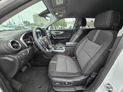 Used 2025 Chevrolet Blazer LT AWD/4WD image 19