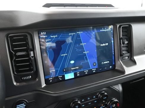 Used 2025 Ford Bronco Badlands image 14