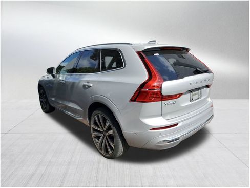 Certified 2023 Volvo XC60 B5 Ultimate w/ Protection Package image 3