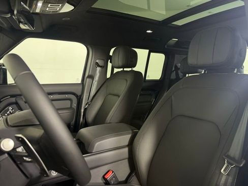 New 2025 Land Rover Defender 110 V8 image 5