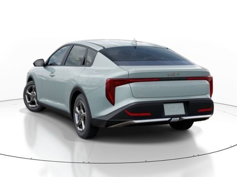 New 2026 Kia K4 LXS FWD image 4