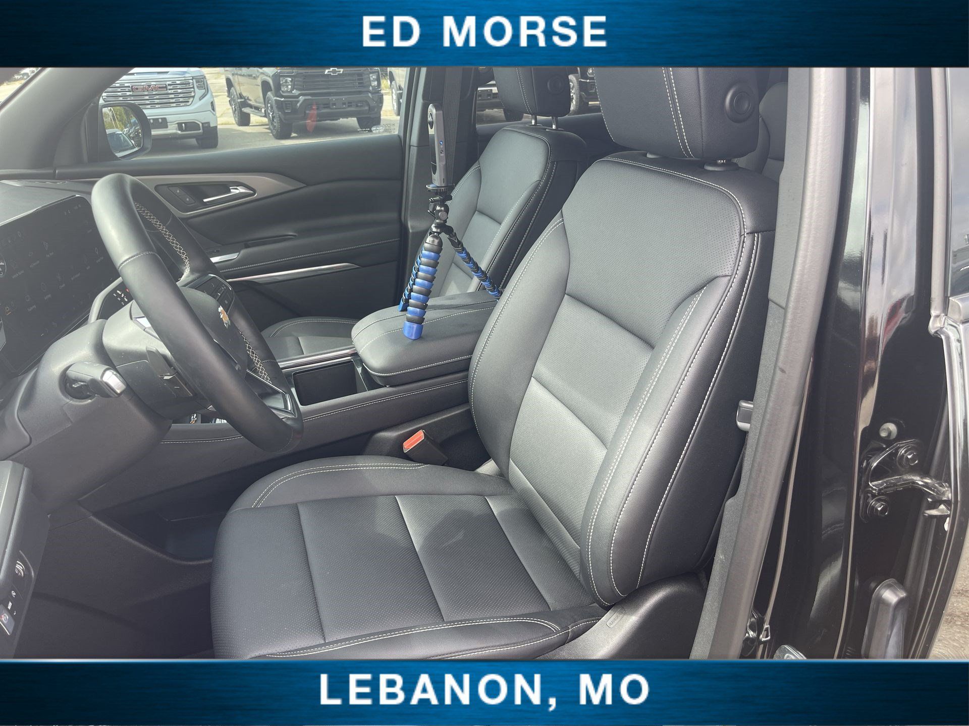 Used 2026 Chevrolet Traverse LT w/ Sun and Wheel Package FWD image 18