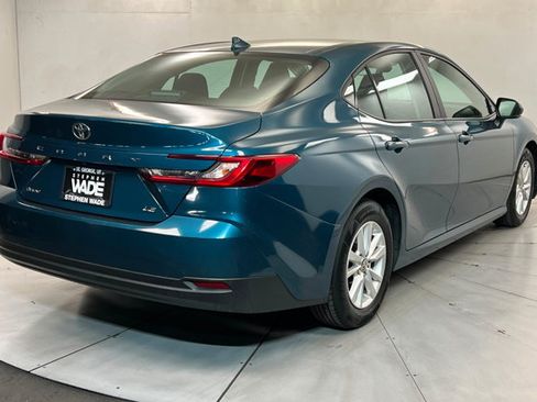 Used 2025 Toyota Camry LE FWD image 5
