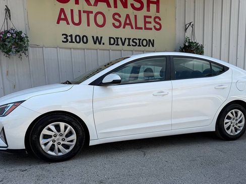 Used 2019 Hyundai Elantra SE w/ Cargo Package FWD image 8