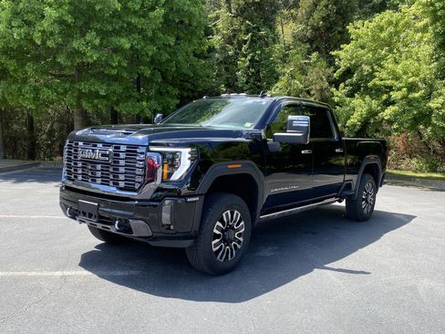 Used 2024 GMC Sierra 2500 Denali Ultimate image 5