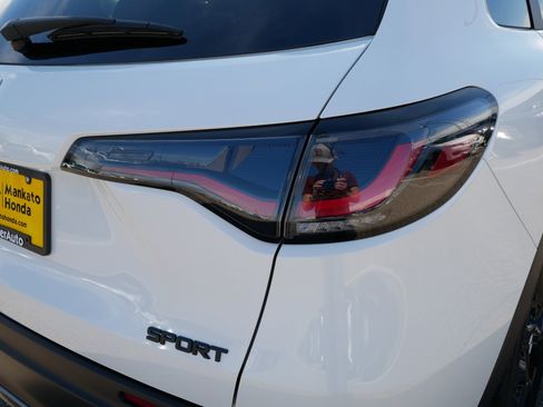 Used 2025 Honda HR-V Sport image 17