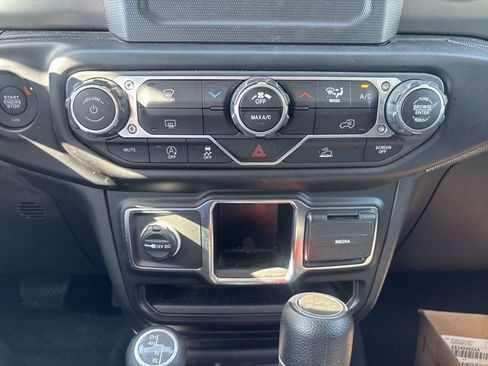 Used 2017 Jeep Wrangler Unlimited Sport w/ Connectivity Group image 25