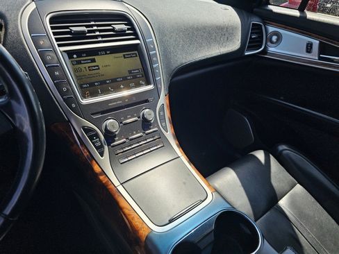 Used 2016 Lincoln MKX Reserve w/ Luxury Package image 34