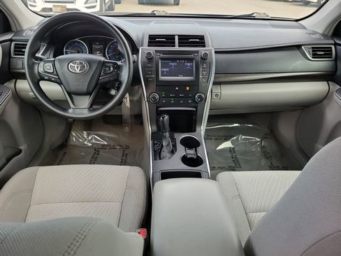 Used 2016 Toyota Camry LE image 12