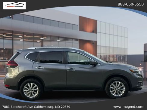 Used 2020 Nissan Rogue SV image 13