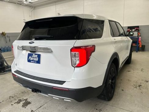 Used 2022 Ford Explorer XLT w/ Equipment Group 202A AWD/4WD image 4