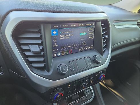 Used 2021 GMC Acadia SLT w/ LPO, Floor Liner Package image 17