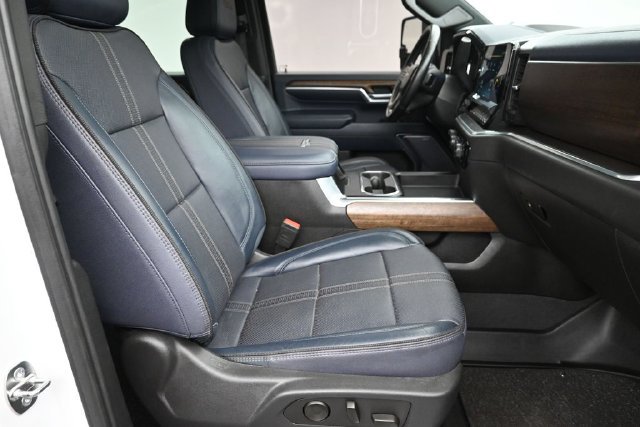 Used 2024 Chevrolet Silverado 3500 High Country w/ High Country Premium Package AWD/4WD image 12