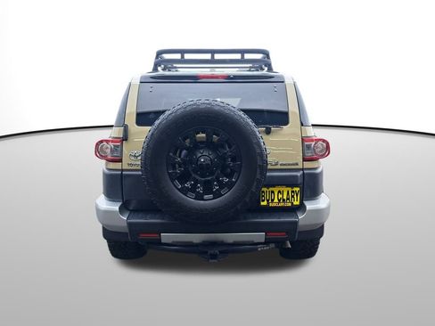 Used 2014 Toyota FJ Cruiser 2WD w/ Convenience Package image 5