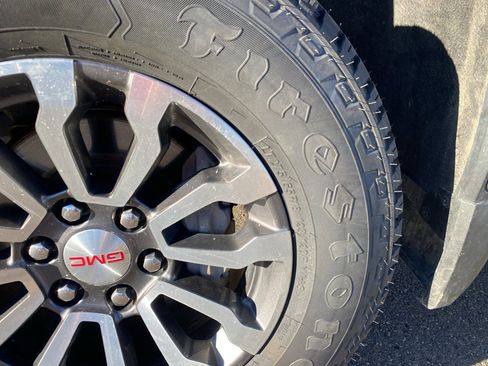 Used 2019 GMC Sierra 1500 AT4 w/ AT4 Premium Package image 3