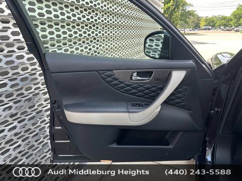 Used 2017 INFINITI QX70 AWD w/ Limited Package image 15