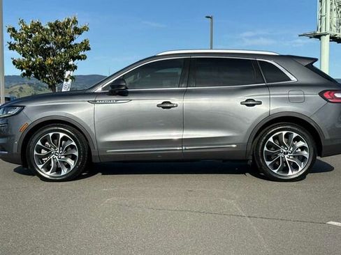 Used 2022 Lincoln Nautilus Reserve w/ Equipment Group 201A image 7