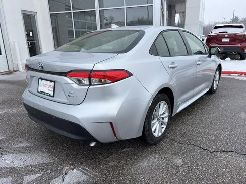 Used 2025 Toyota Corolla LE w/ LE Premium Package image 24
