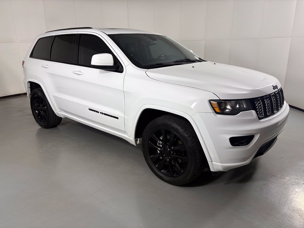 Used 2019 Jeep Grand Cherokee Altitude AWD/4WD image 2