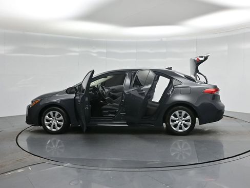 Used 2024 Toyota Corolla LE image 34