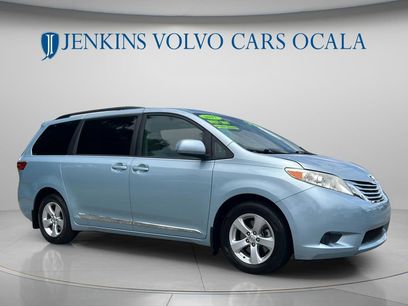 Used 2017 Toyota Sienna LE