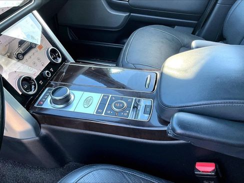 Used 2019 Land Rover Range Rover Supercharged AWD/4WD image 34