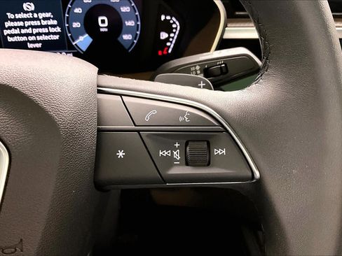 Certified 2025 Audi Q3 2.0T Premium w/ Convenience Package image 25