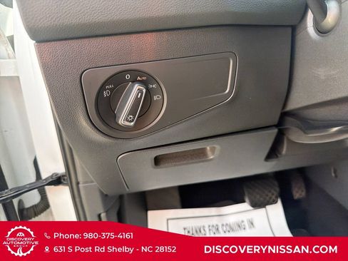 Used 2021 Volkswagen Tiguan SEL AWD/4WD image 16