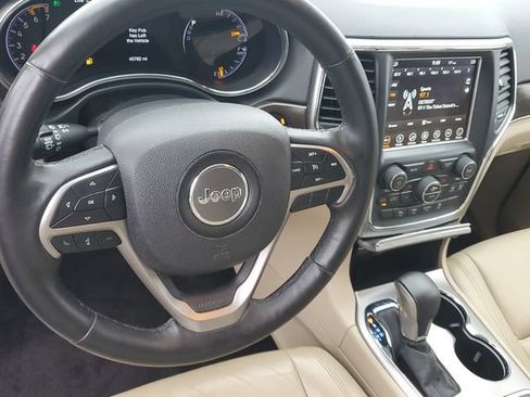 Used 2018 Jeep Grand Cherokee Limited AWD/4WD image 19