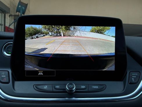 Used 2025 Chevrolet Blazer LT FWD image 38